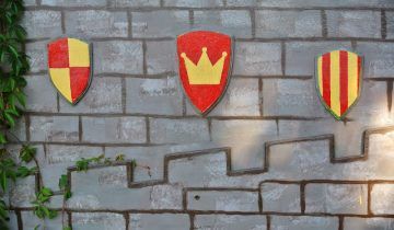 DIY Coats of Arms Inspiration for Kids Castle